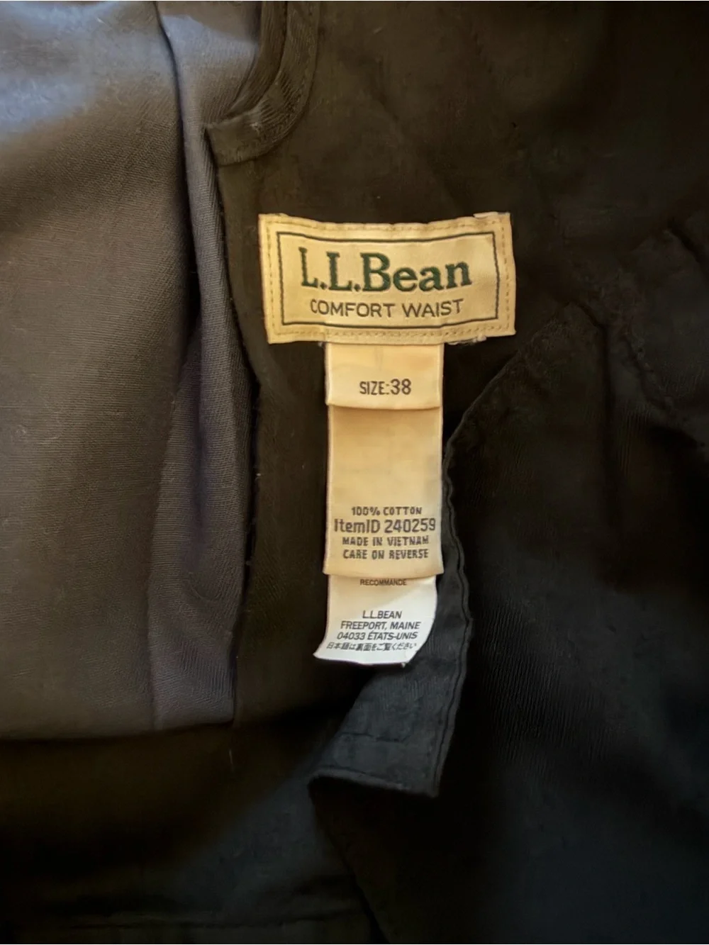 L.L. Bean Men's Black Flat-Front Cotton Shorts Size 38